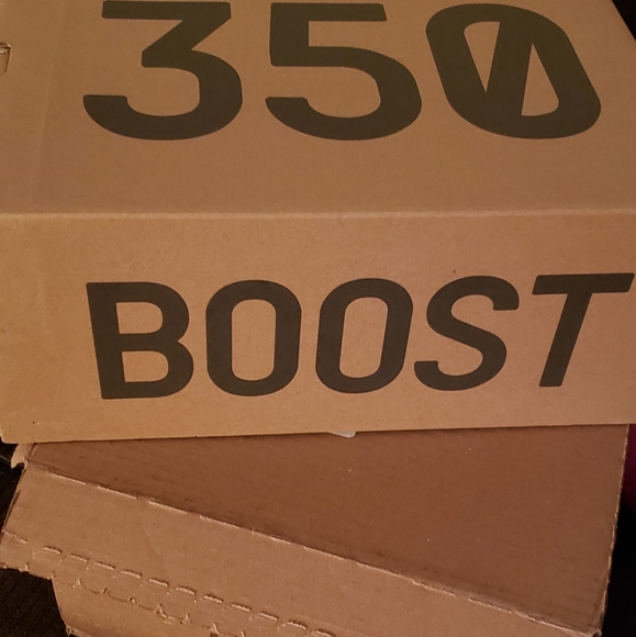 Brand new YEEZY Boost v2 350 "Beluga Reflective" size 6.5 men's/ 7 women - Picture 4 of 5